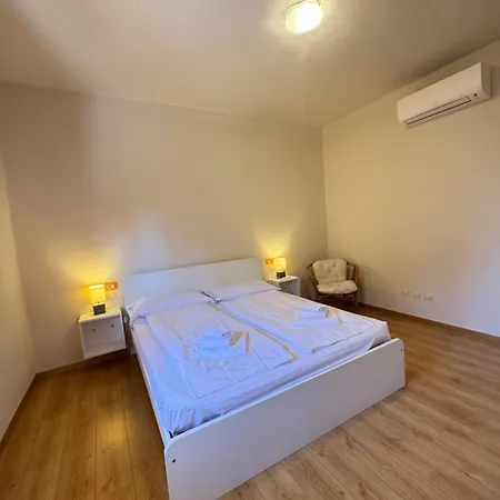 Residenza Bouganville Apartmán Torri Del Benaco